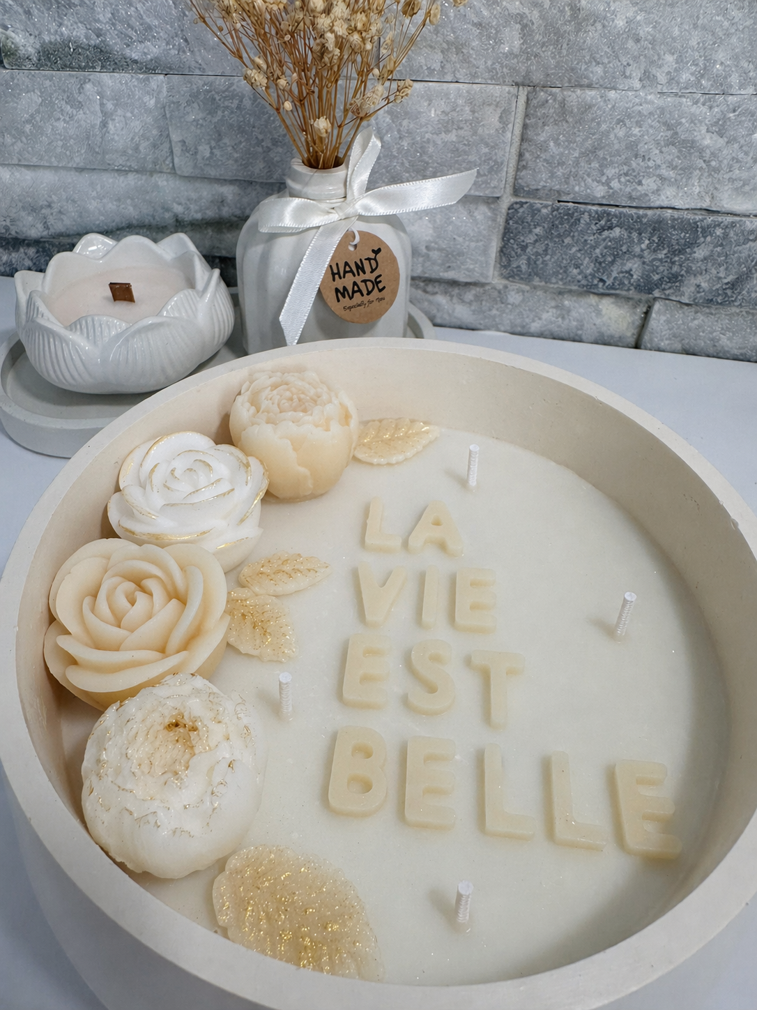 La Vie est Belle